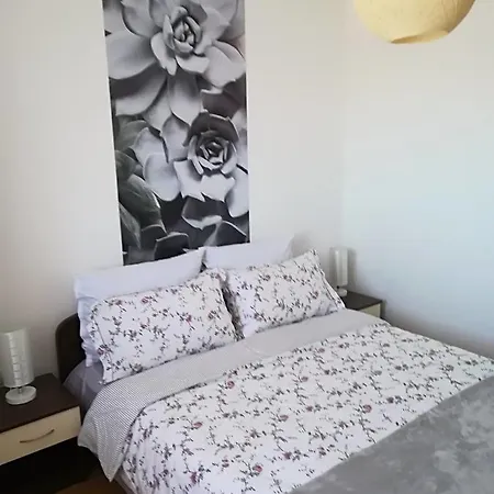 Apartment Apartman Carolija